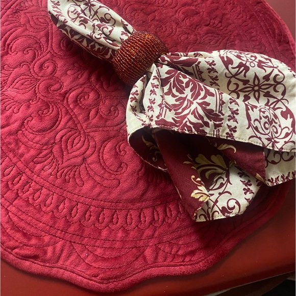 Other - Beaded napkin rings- in a beautiful dark brick red color